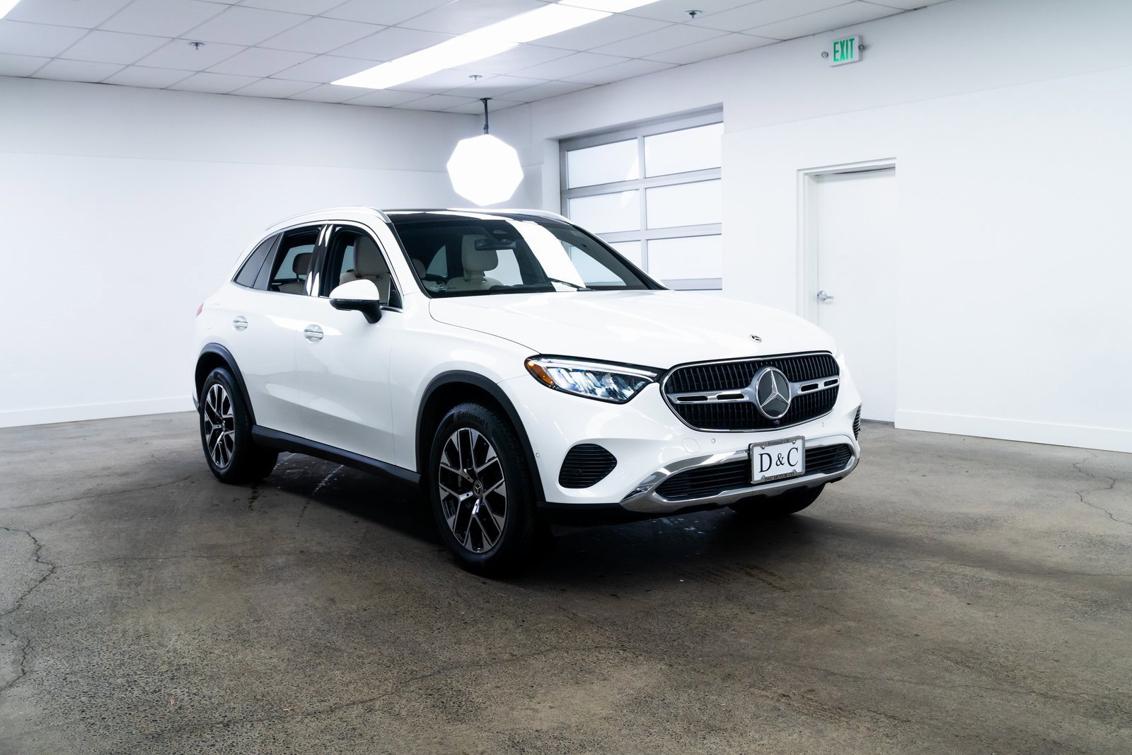 Used 2025 Mercedes-Benz GLC 350e 4MATIC image 26