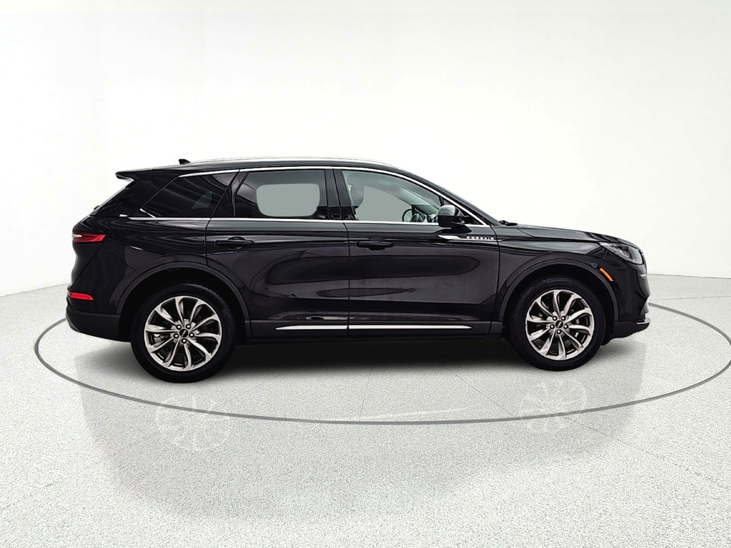 Used 2022 Lincoln Corsair AWD w/ Premium Package image 8