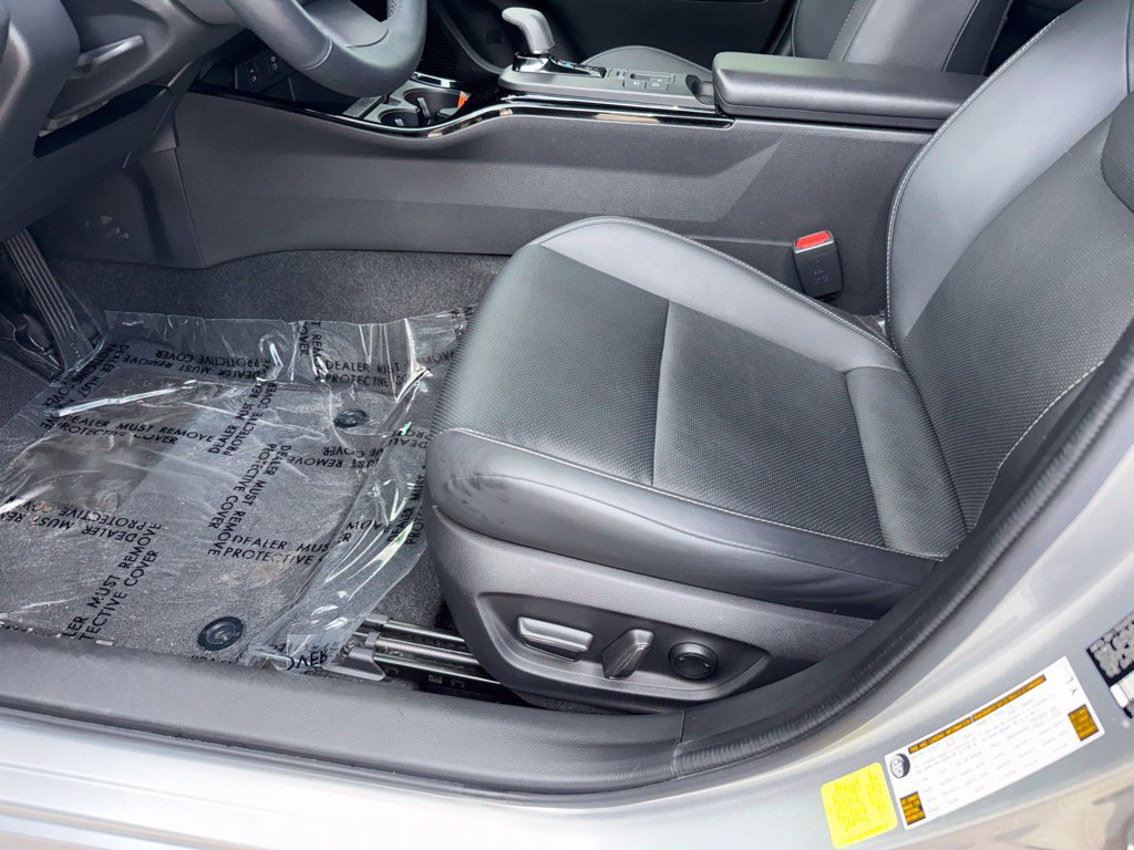 Used 2023 Toyota Prius XLE FWD image 13
