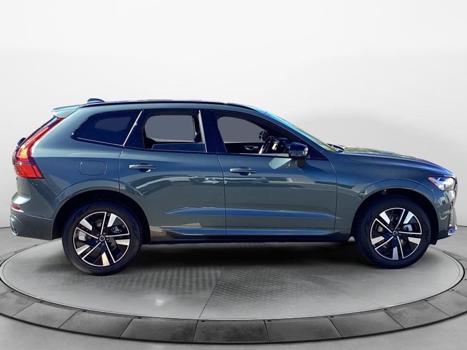 New 2027 Volvo XC60 B5 Plus AWD/4WD image 8