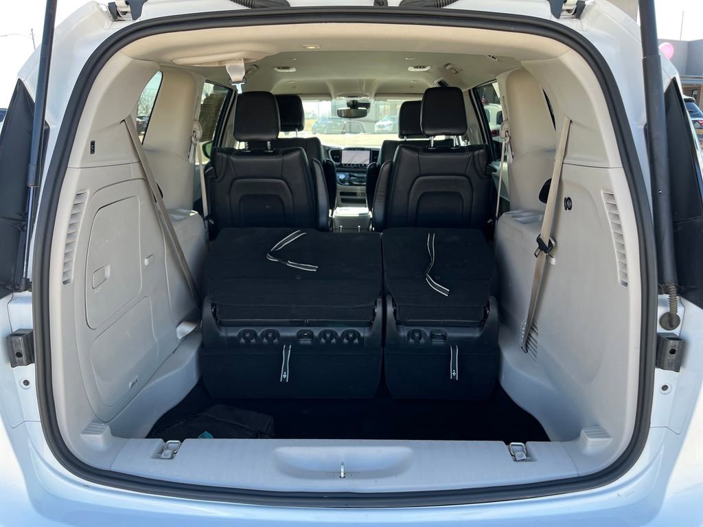 Used 2024 Chrysler Pacifica Select image 30