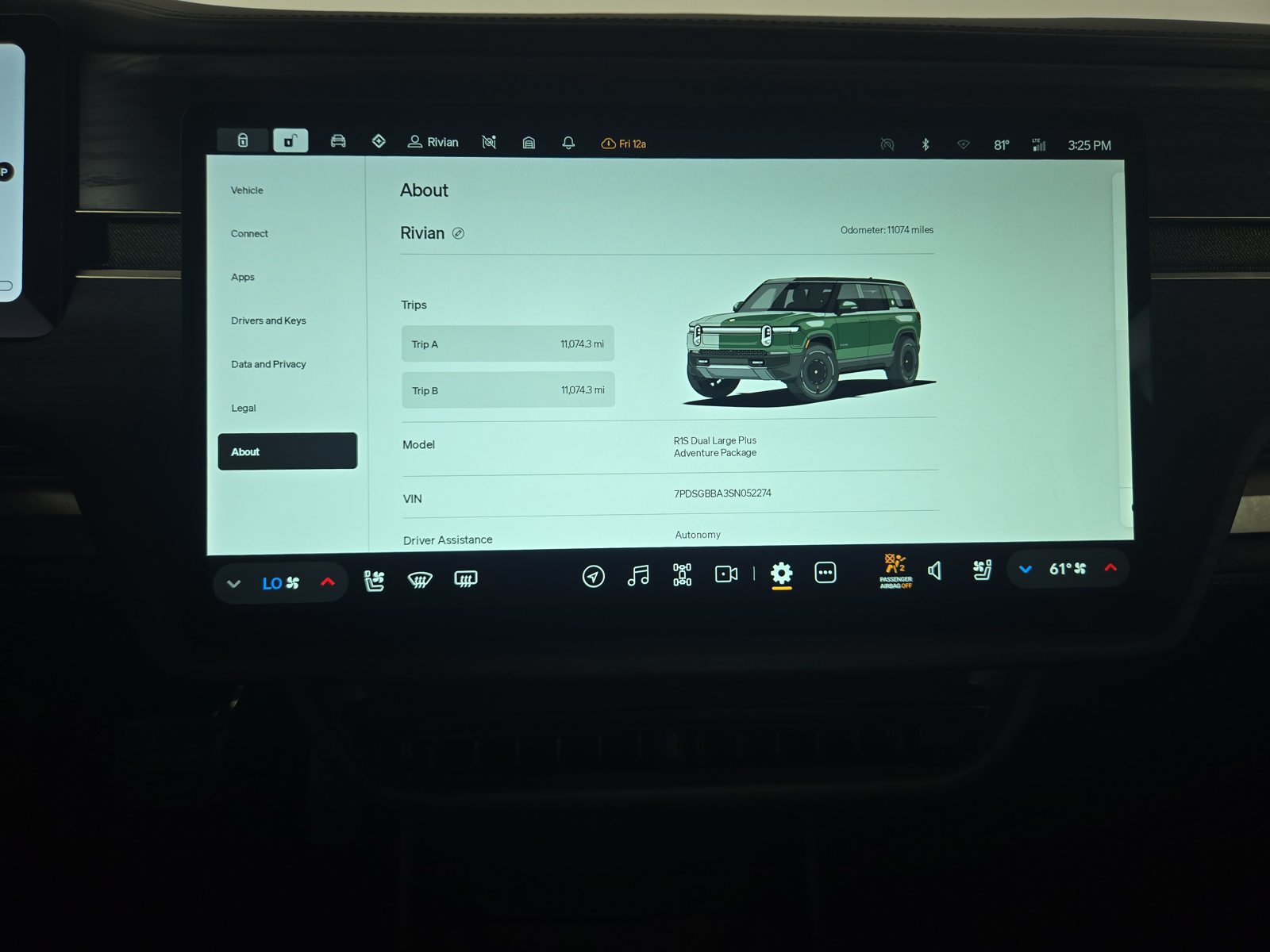 Used 2025 Rivian R1S Adventure Dual AWD/4WD image 29