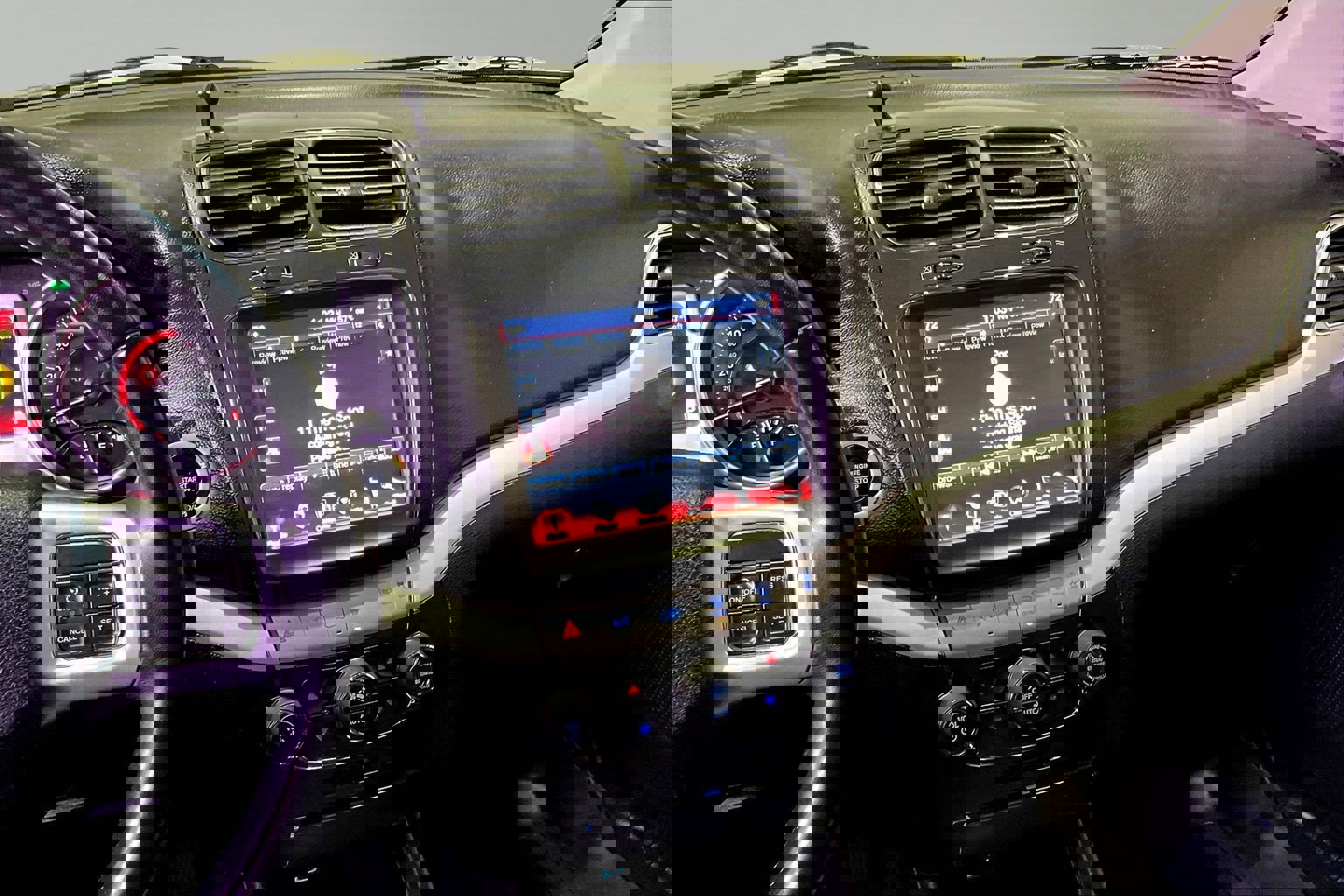 Used 2019 Dodge Journey SE FWD image 9