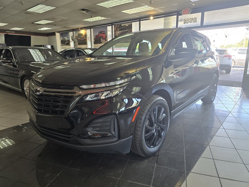 Used 2023 Chevrolet Equinox LS w/ LS Convenience Package FWD image 1