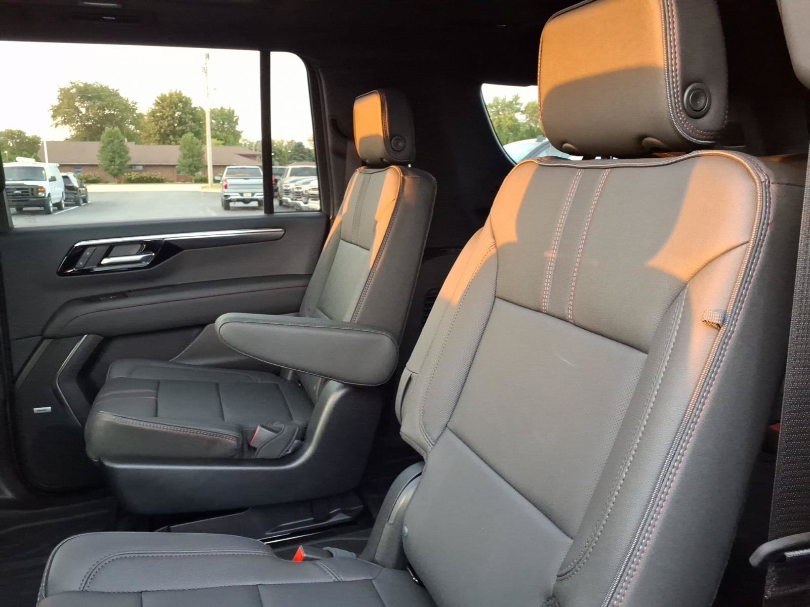 New 2026 Chevrolet Suburban RST w/ Comfort Package AWD/4WD image 15