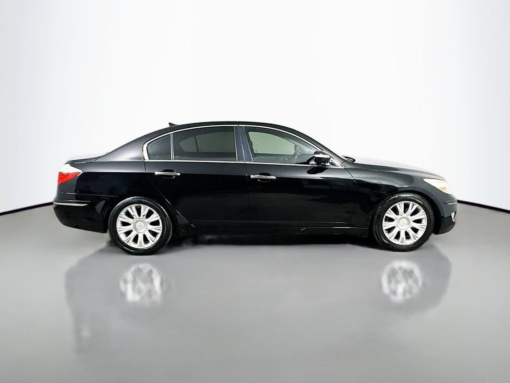 Used 2009 Hyundai Genesis 3.8 w/ Technology Pkg 4 RWD image 7