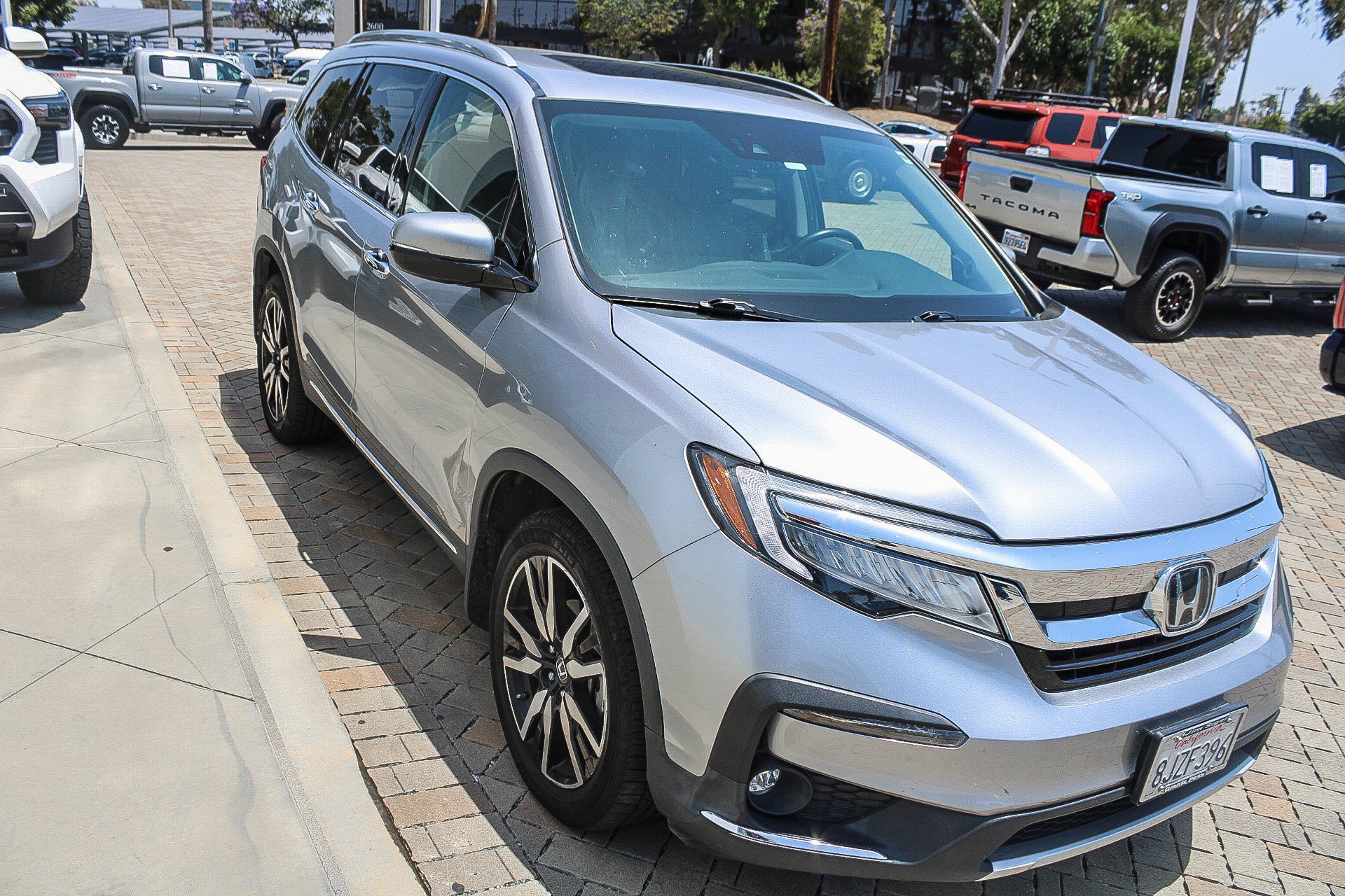 Used 2019 Honda Pilot Elite image 3