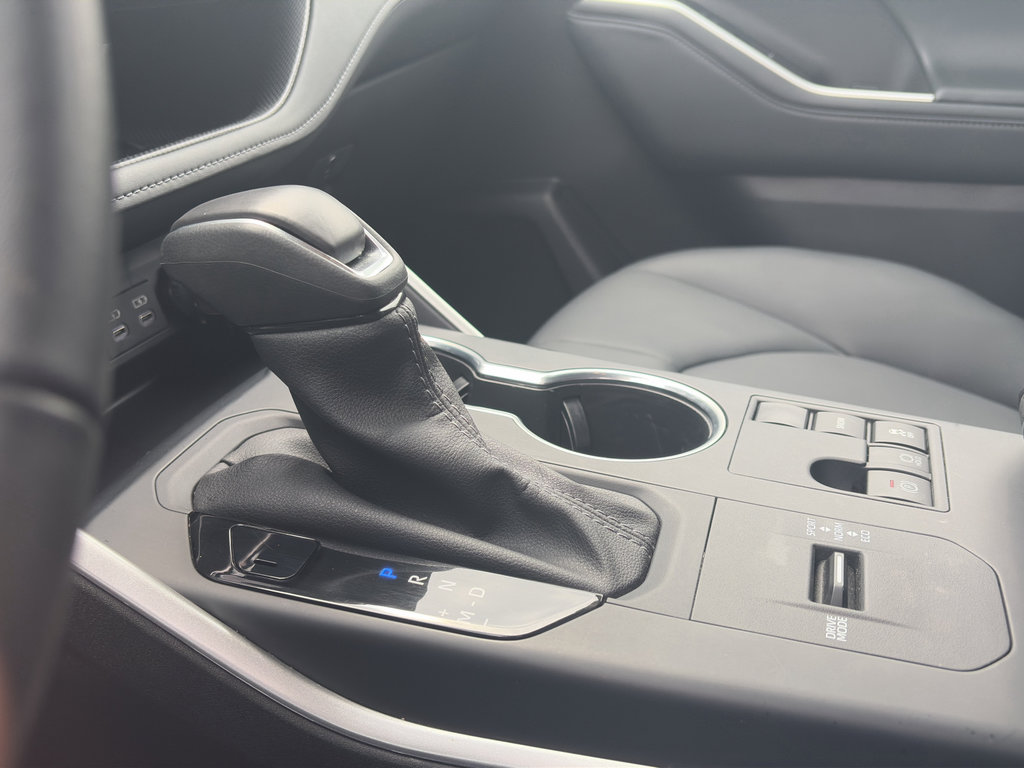 Certified 2025 Toyota Highlander XLE image 29