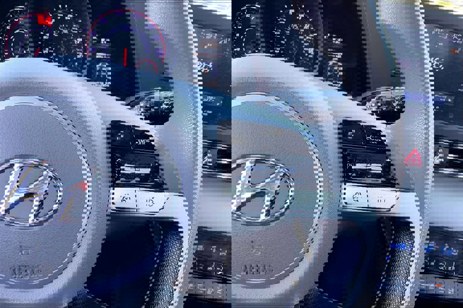 Used 2021 Hyundai Elantra SEL image 24