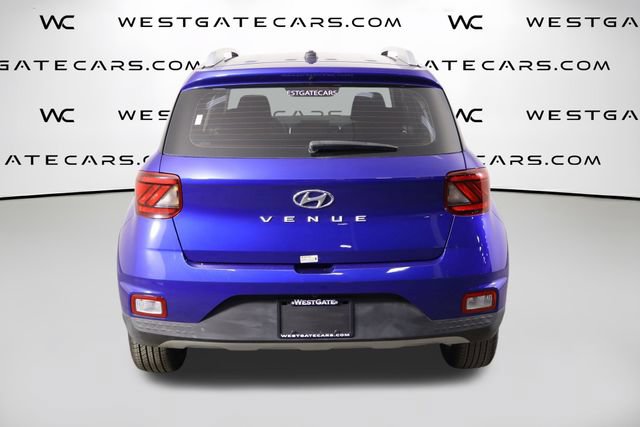 Used 2025 Hyundai Venue SEL FWD image 4