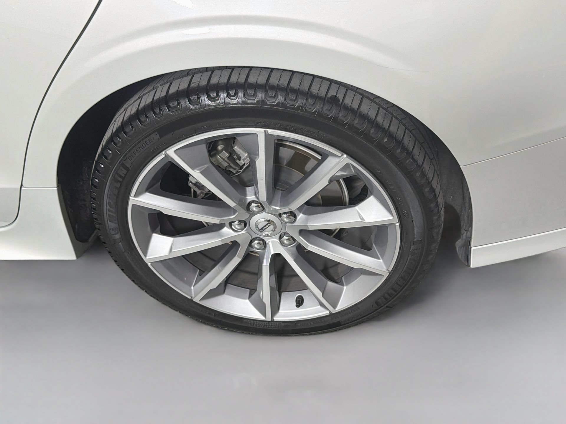 Used 2019 Volvo S60 T5 Momentum w/ Multimedia Package FWD image 33