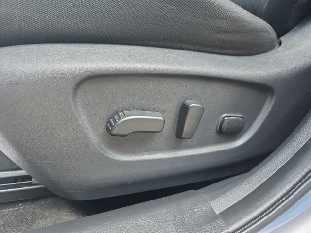 Used 2018 Nissan Rogue SV image 12