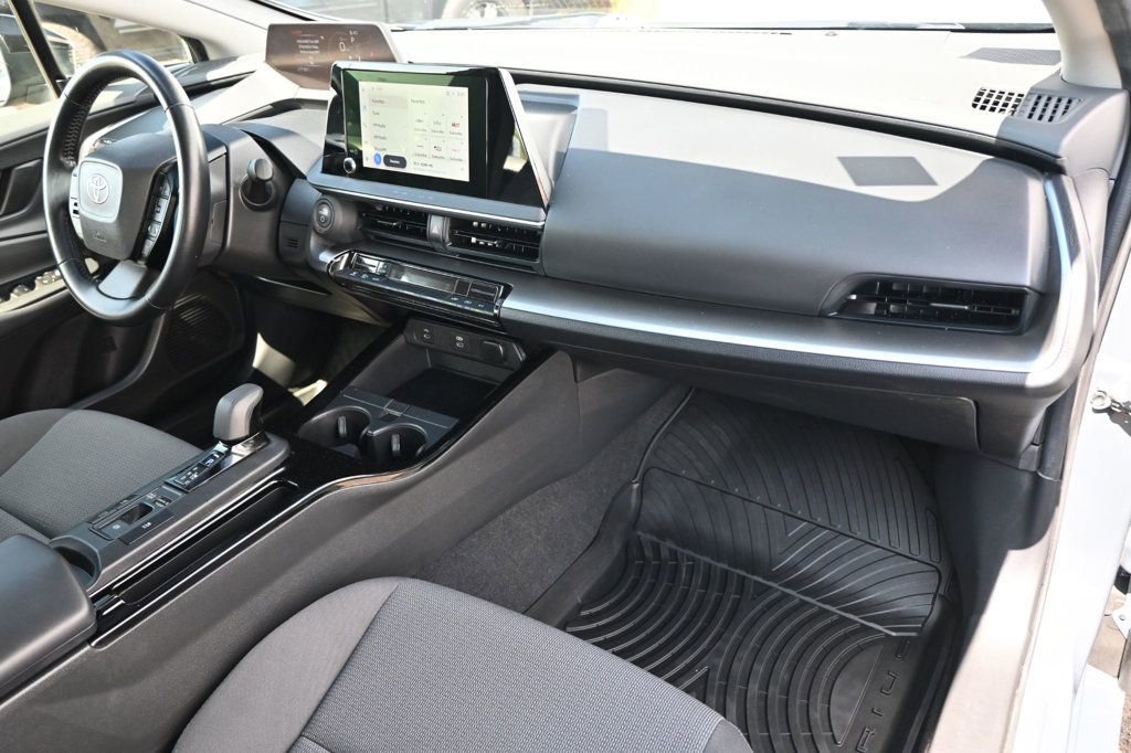 Used 2023 Toyota Prius LE image 9
