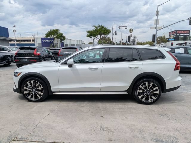 Certified 2025 Volvo V60 B5 Cross Country Ultra AWD/4WD image 6