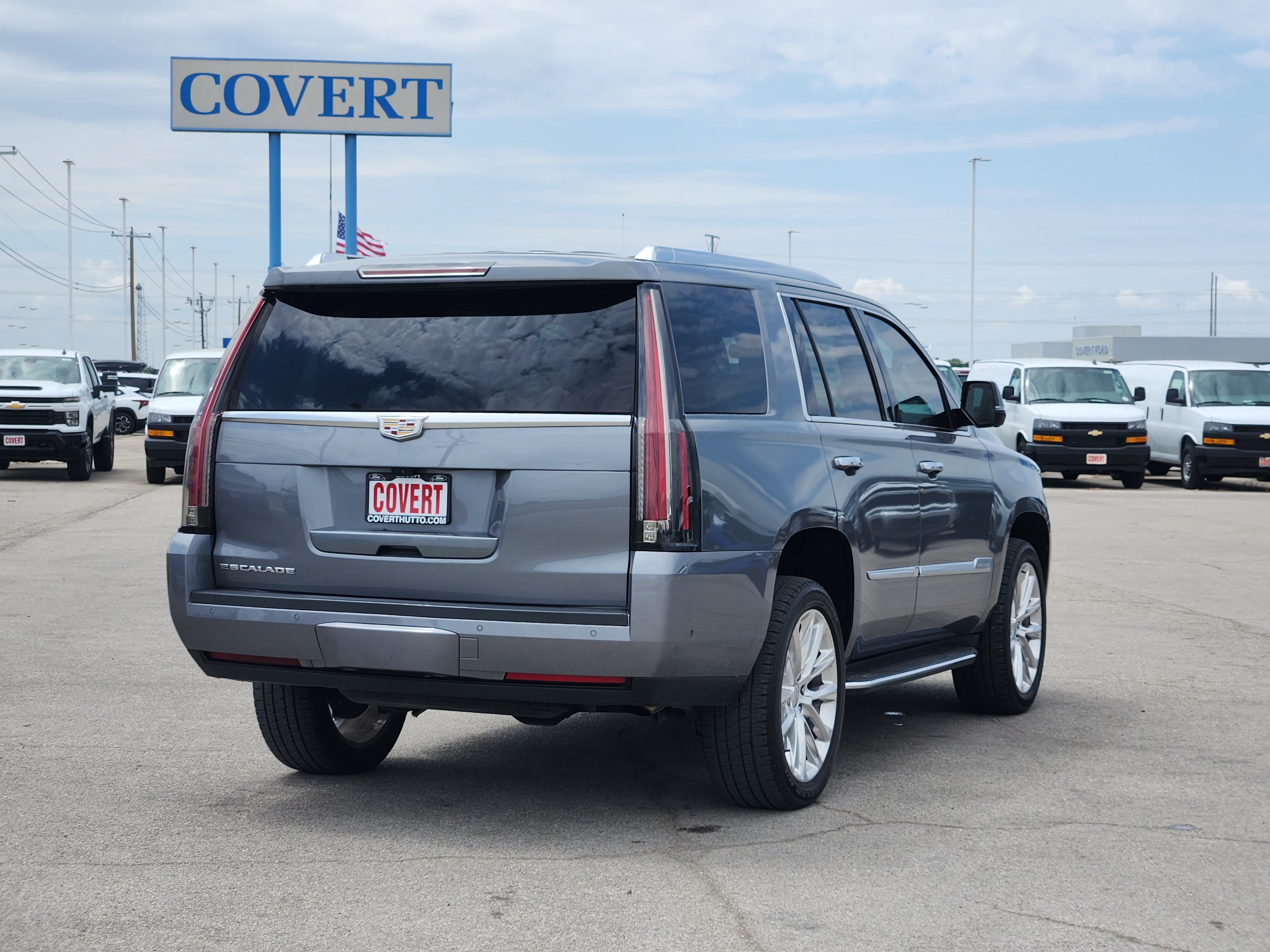 Used 2019 Cadillac Escalade Luxury RWD image 7