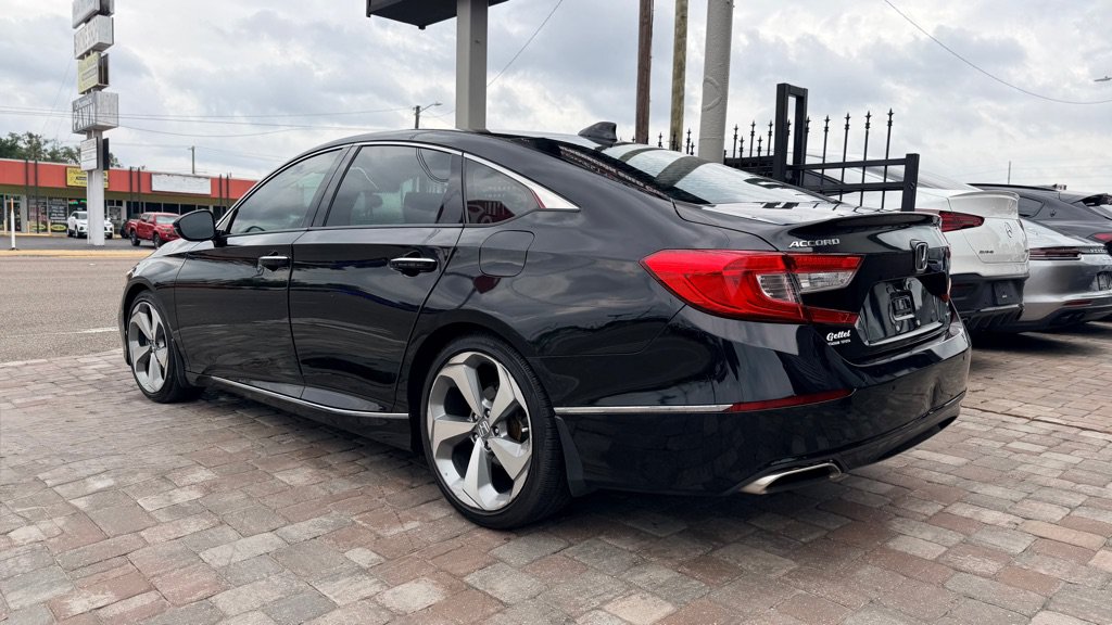 Used 2018 Honda Accord Touring image 10