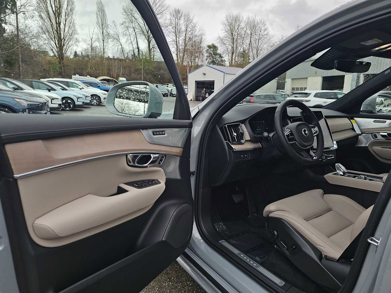 New 2026 Volvo XC90 T8 Ultra w/ Lounge Package image 23