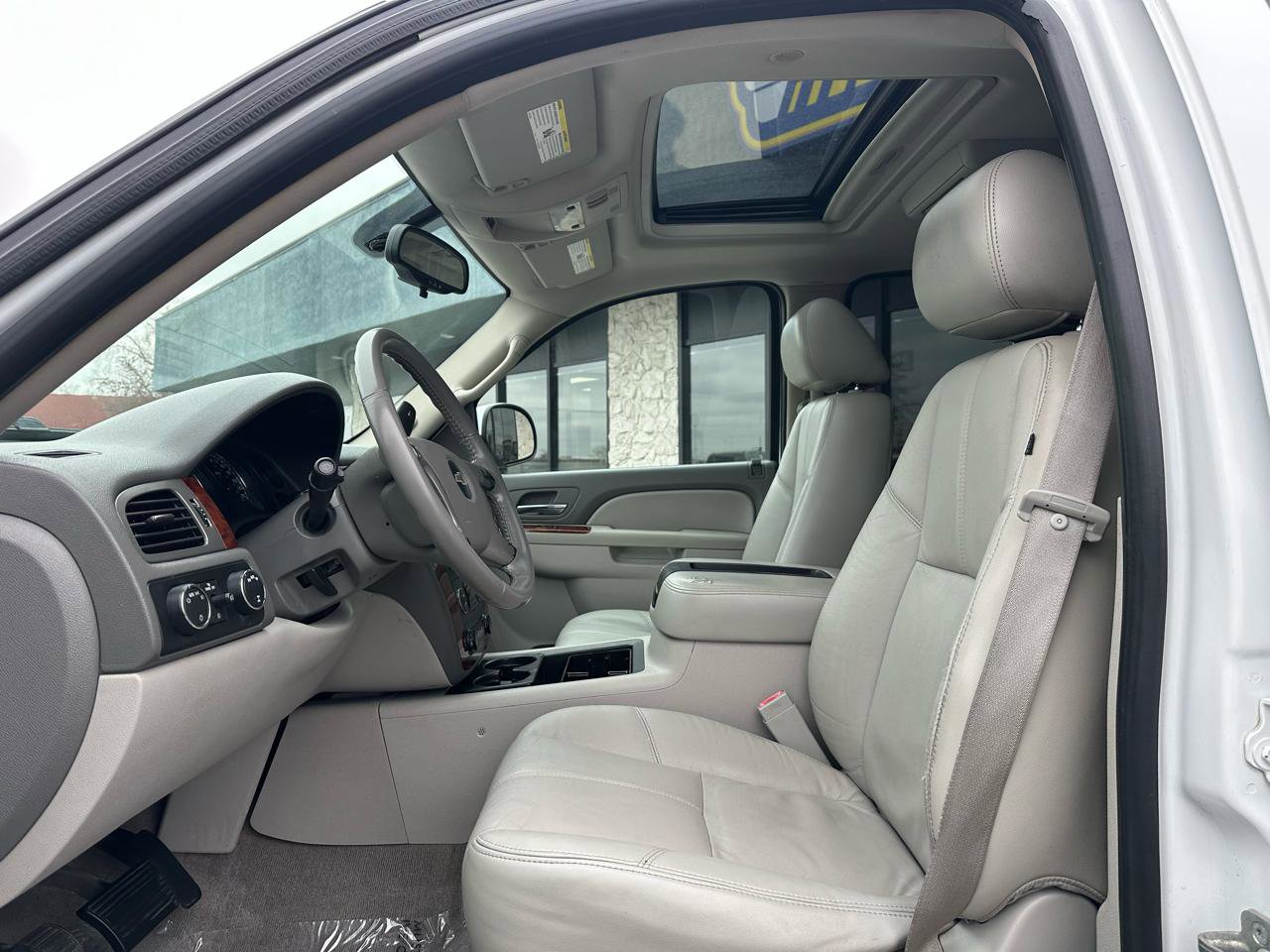 Used 2010 Chevrolet Tahoe LT AWD/4WD image 2