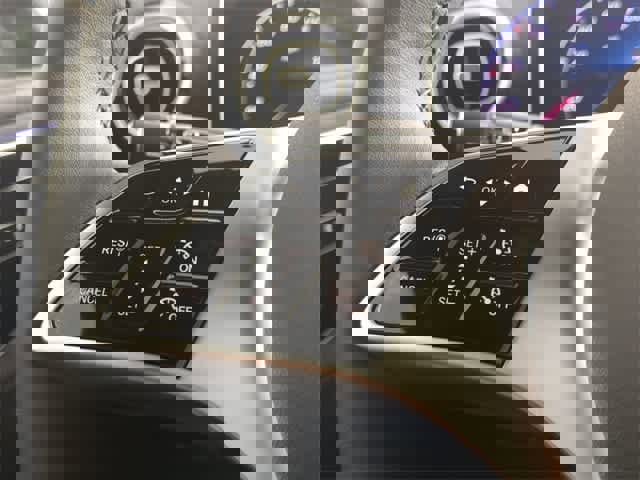 Used 2026 Mercedes-Benz GLC 300 4MATIC image 25