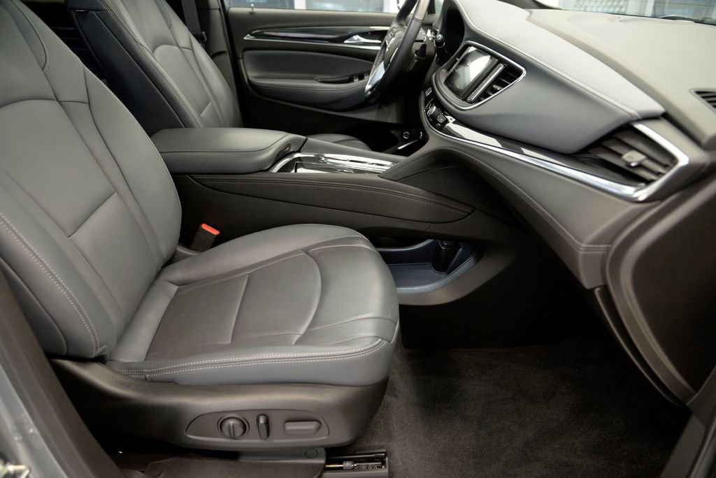 Used 2024 Buick Enclave Essence w/ Experience Buick Package image 31