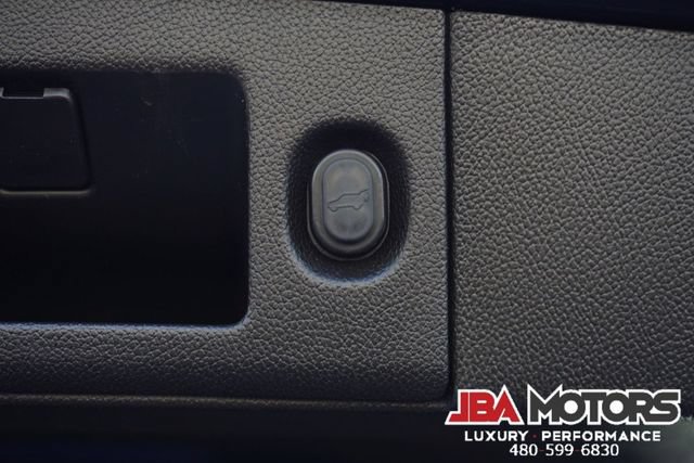 Used 2018 Cadillac Escalade Premium Luxury AWD/4WD image 93