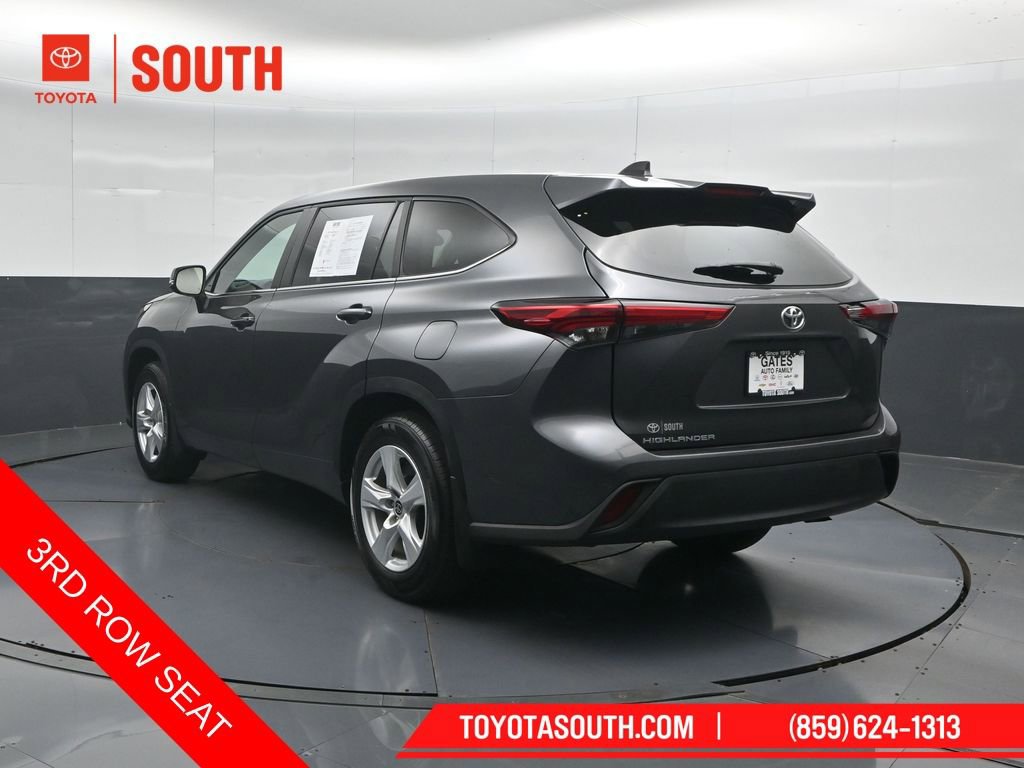 Used 2023 Toyota Highlander L FWD image 8