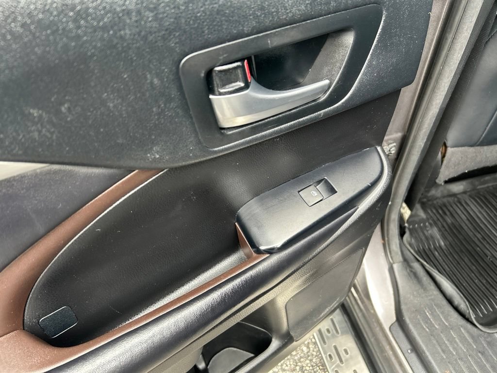 Used 2018 Toyota Highlander XLE AWD/4WD image 25