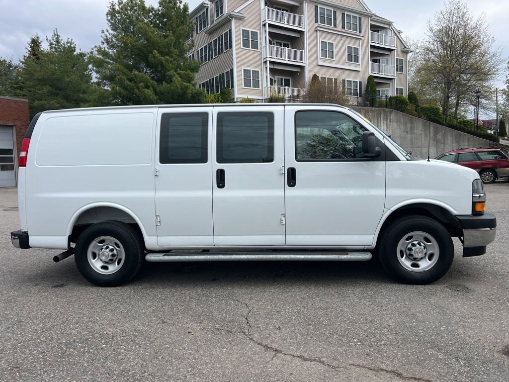 Used 2024 Chevrolet Express 2500 w/ Driver Convenience Package RWD image 7