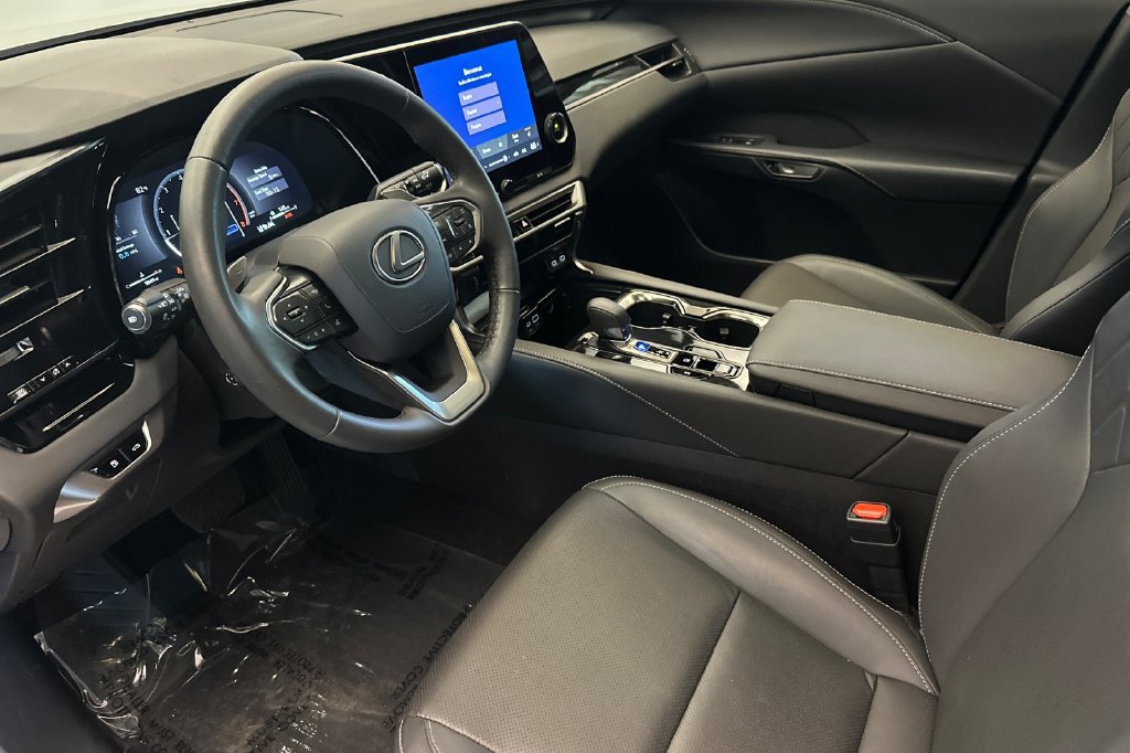 Certified 2025 Lexus RX 350 FWD w/ Accessory Package image 10