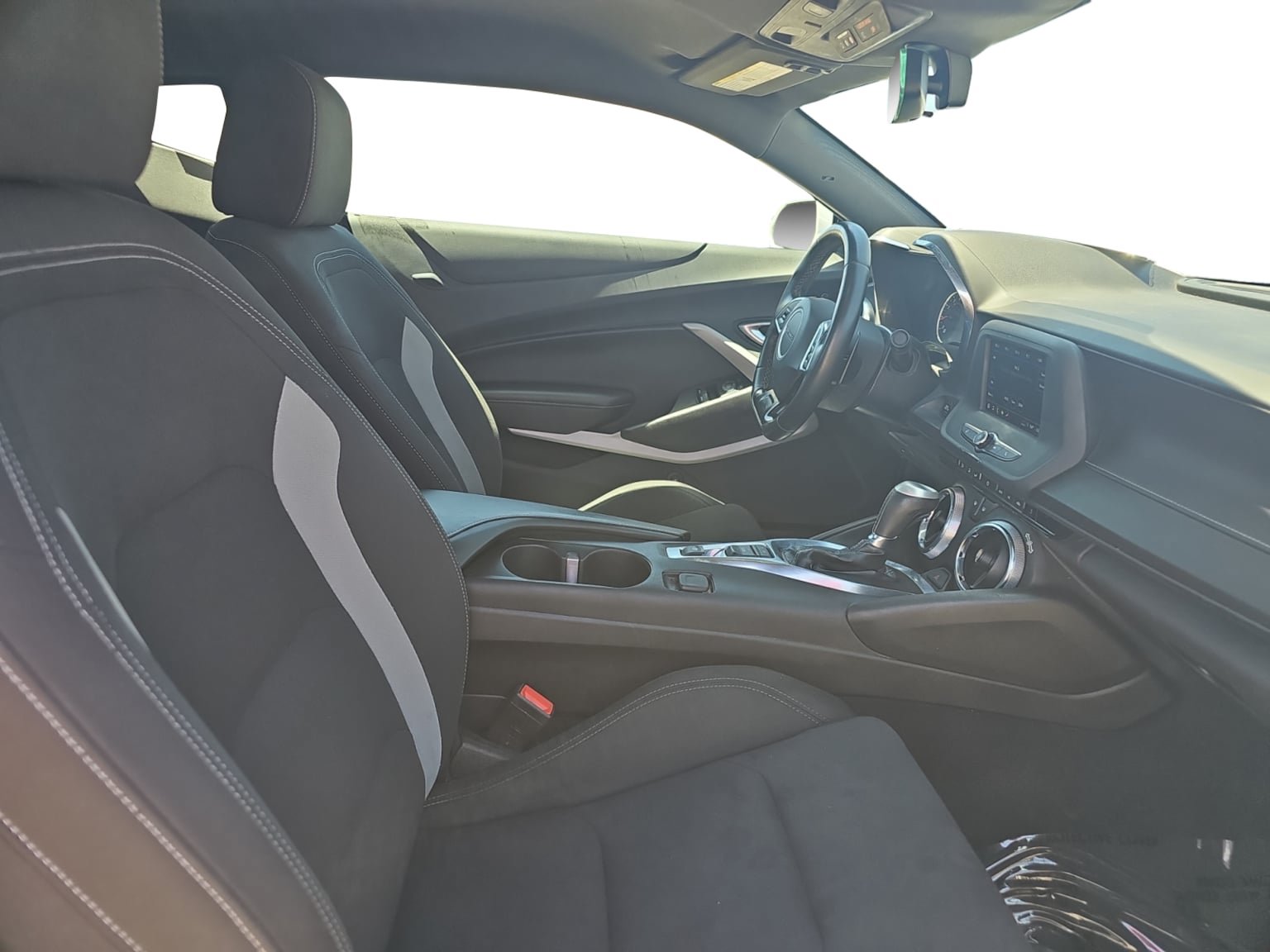Used 2023 Chevrolet Camaro LT RWD image 17
