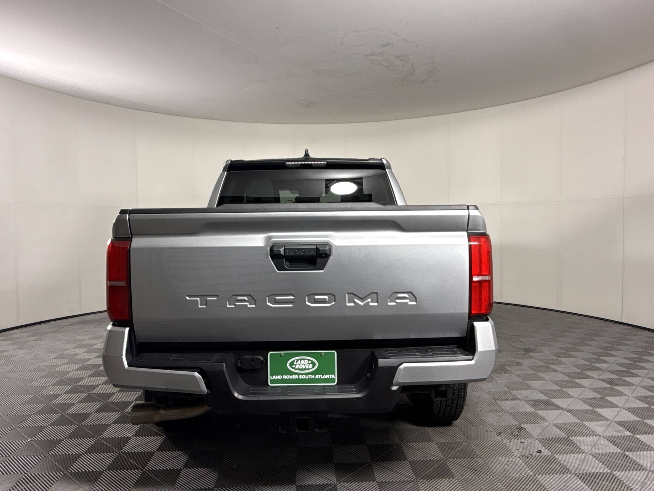 Used 2024 Toyota Tacoma SR5 RWD image 10