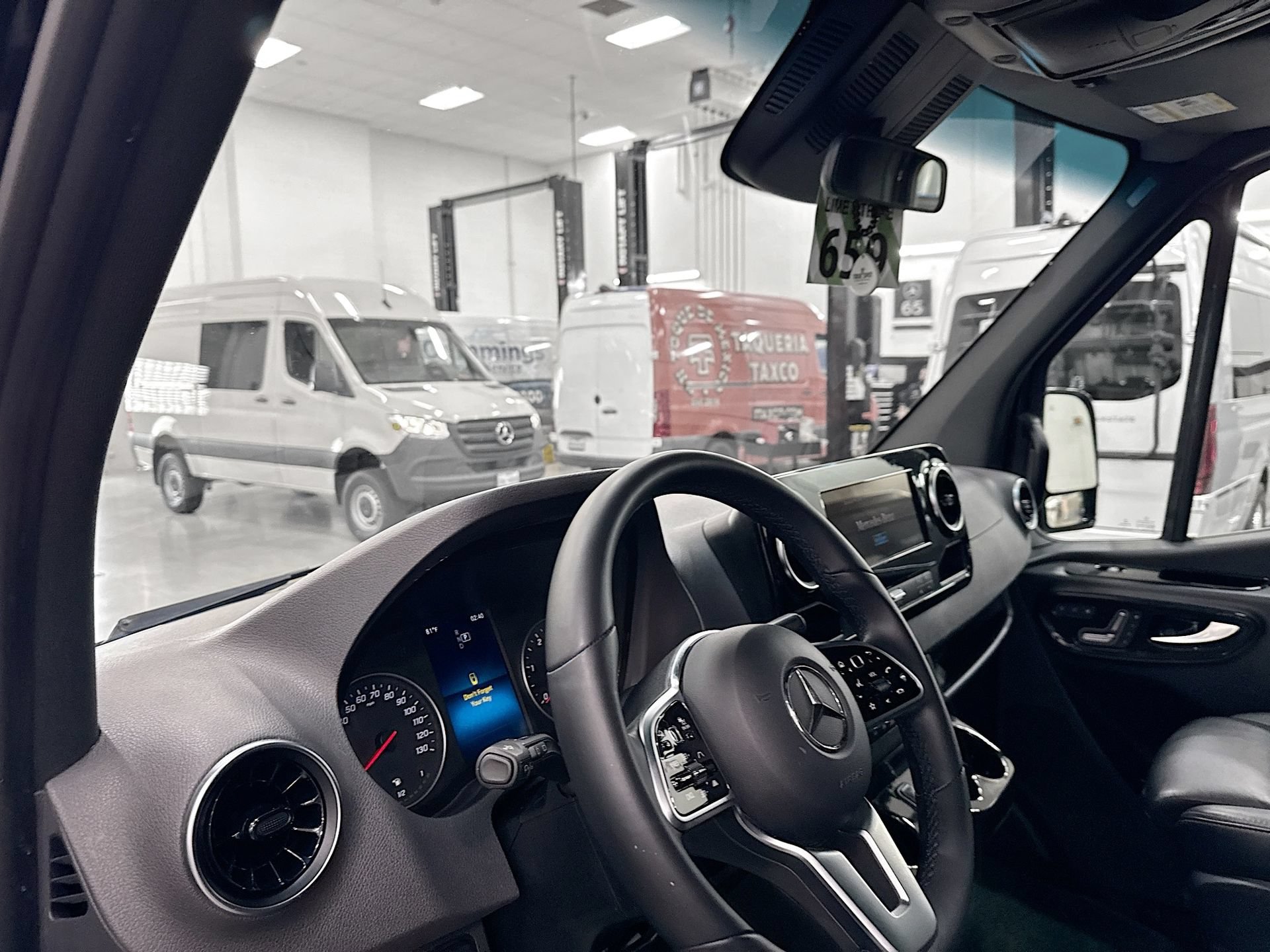 Used 2023 Mercedes-Benz Sprinter 2500 image 10