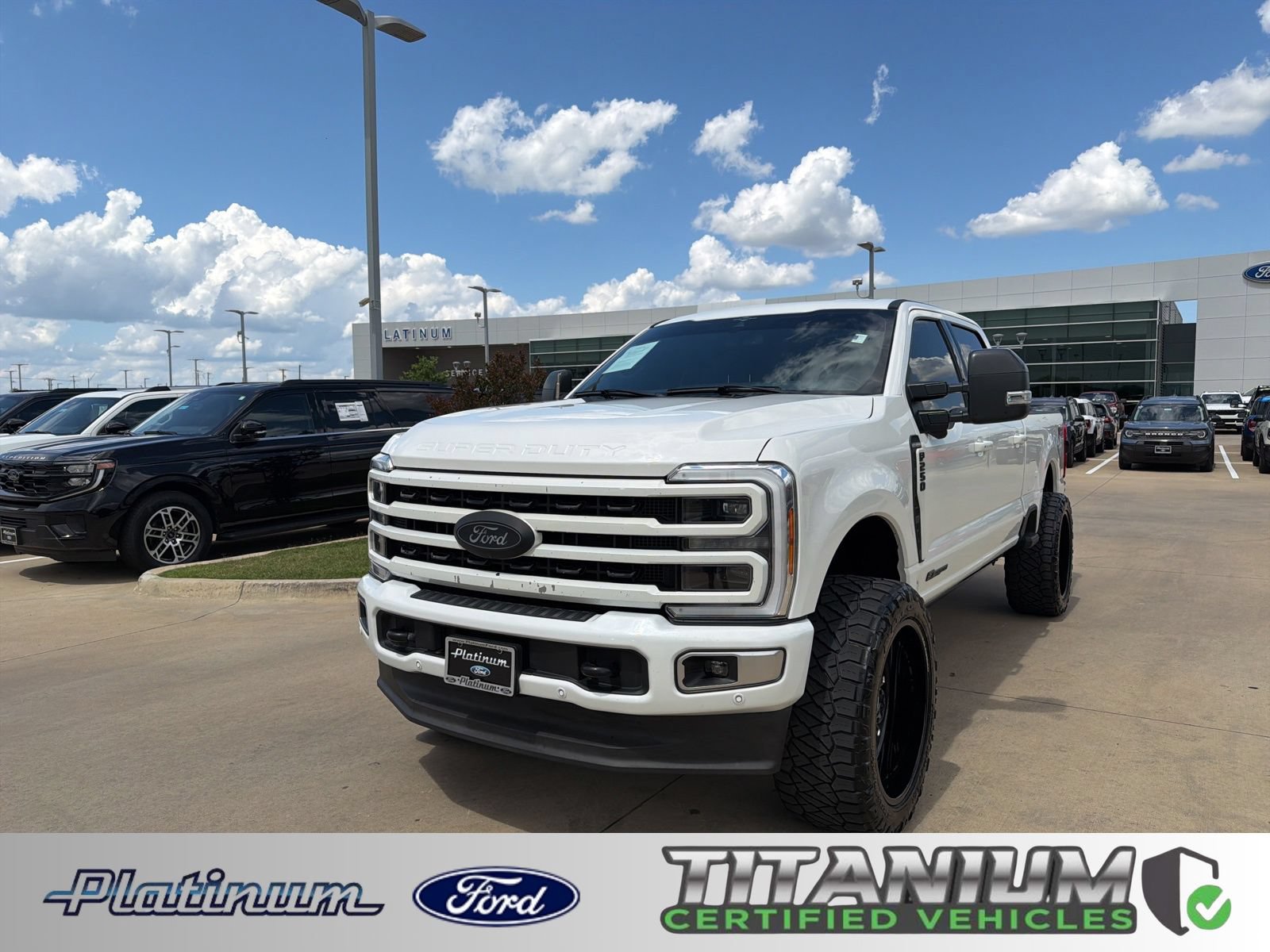 Used 2023 Ford F250 Platinum AWD/4WD image 1