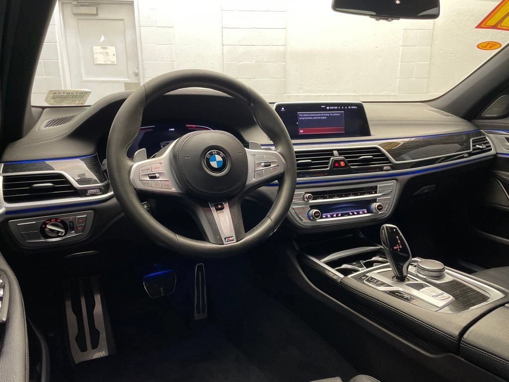 Used 2021 BMW 740i w/ M Sport Package RWD image 12