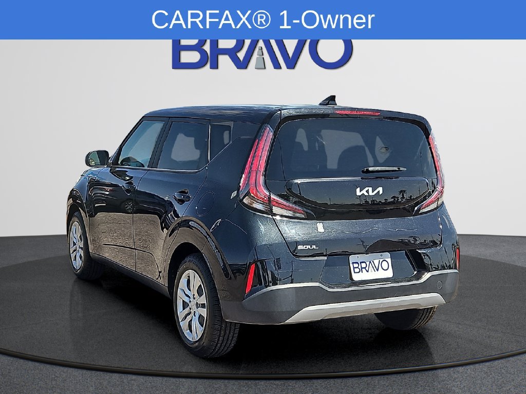 Used 2023 Kia Soul LX FWD image 3