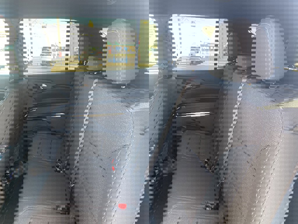 Used 2026 Chevrolet Traverse LT image 22