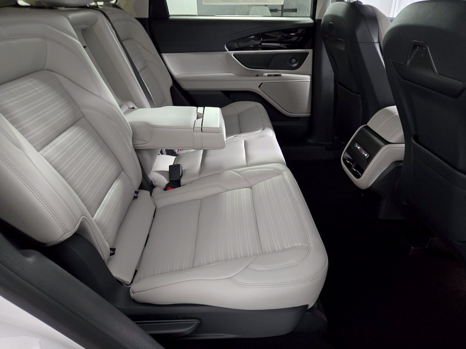 New 2026 Lincoln Nautilus Reserve w/ Jet Appearance Package AWD/4WD image 19