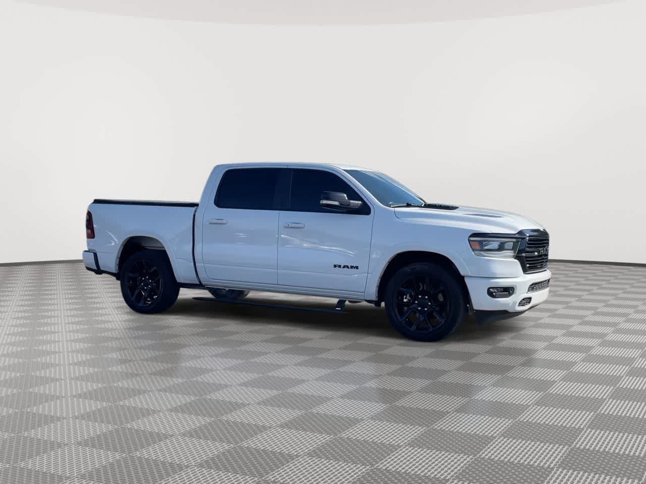 Used 2021 RAM 1500 Laramie AWD/4WD image 2
