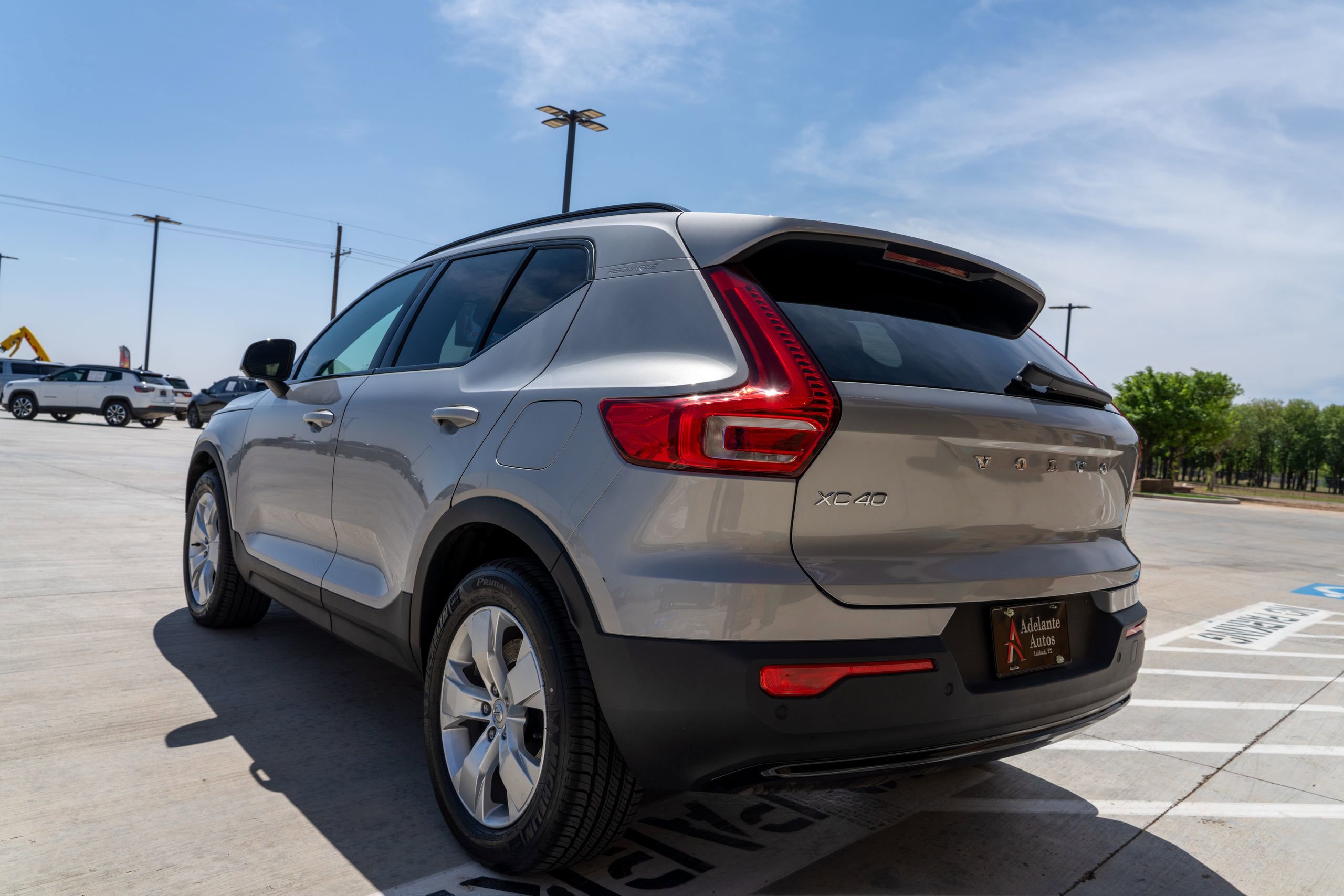 Used 2024 Volvo XC40 B5 Core AWD/4WD image 3