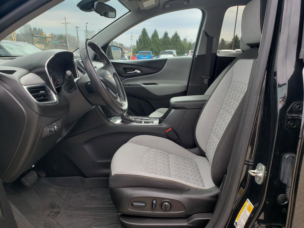 Used 2022 Chevrolet Equinox LT w/ Driver Convenience Package AWD/4WD image 10
