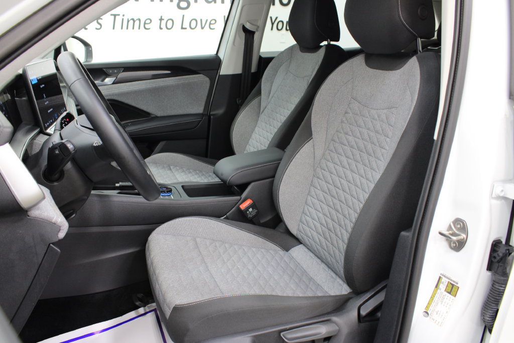 Used 2026 Volkswagen Tiguan S FWD image 13