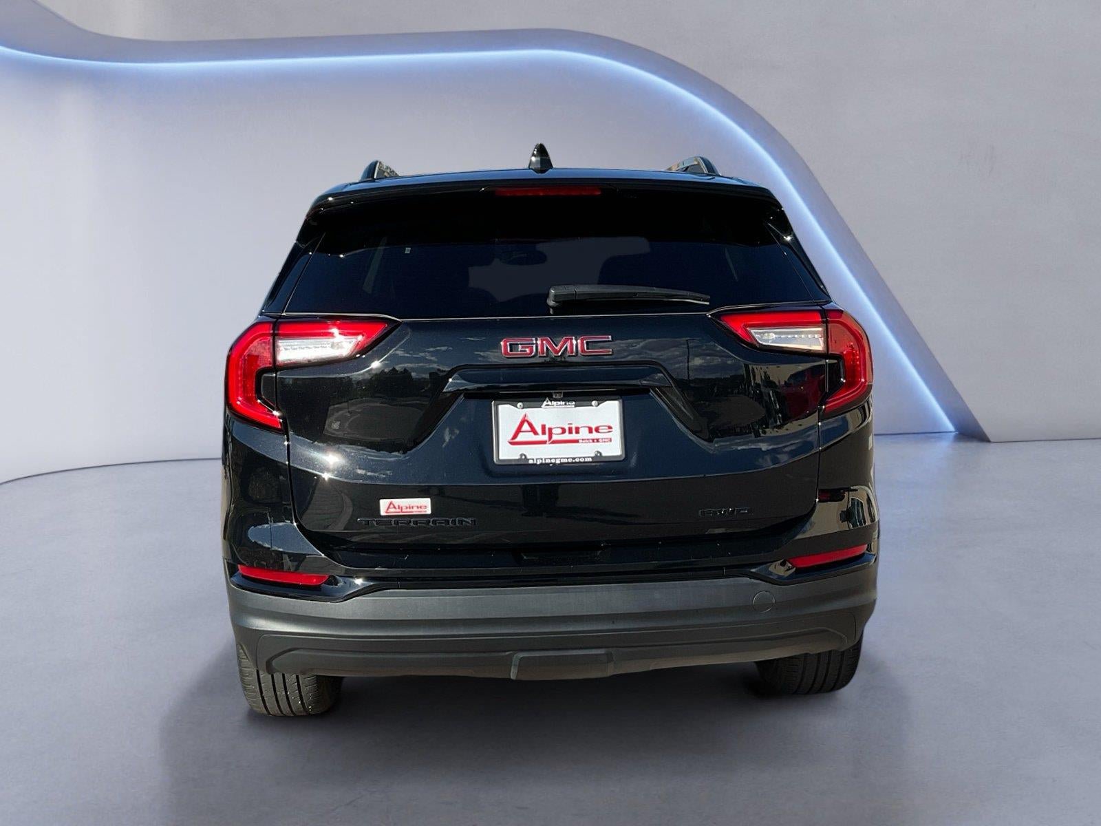 Used 2024 GMC Terrain SLE w/ Elevation Edition AWD/4WD image 4