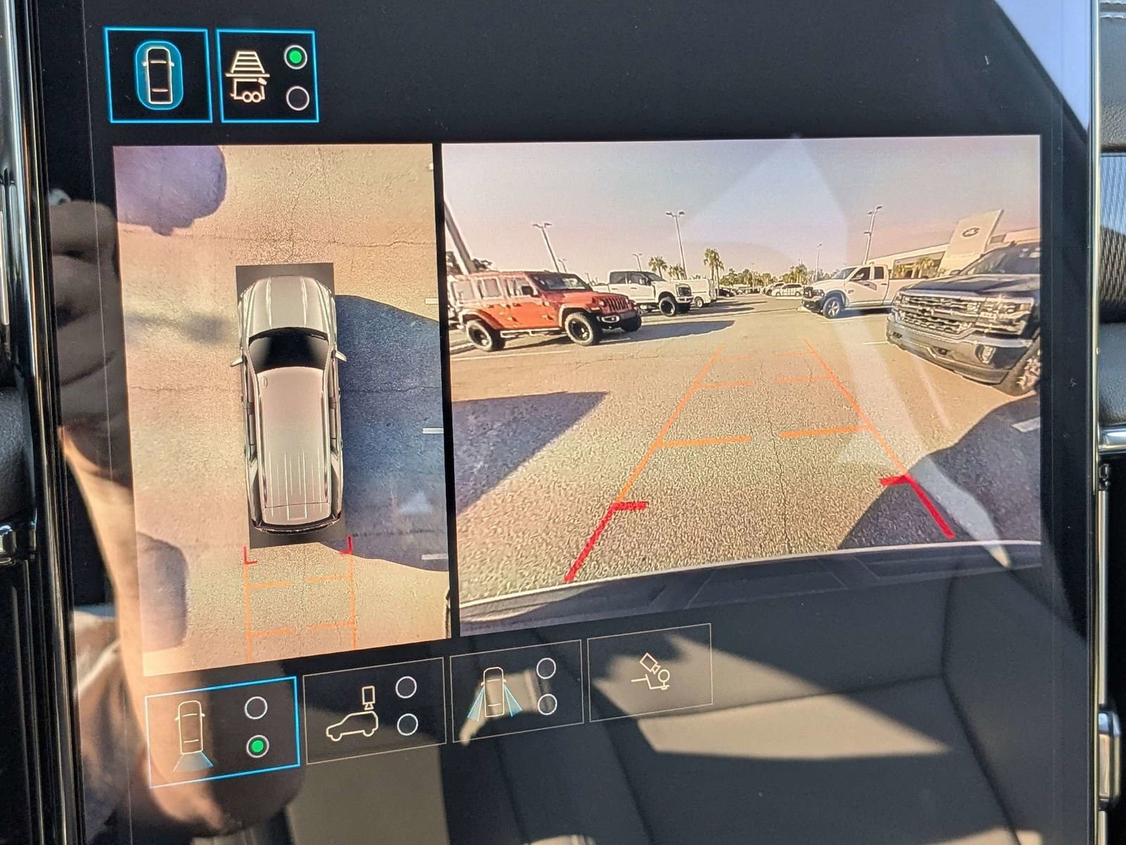 Used 2025 GMC Yukon Elevation image 24