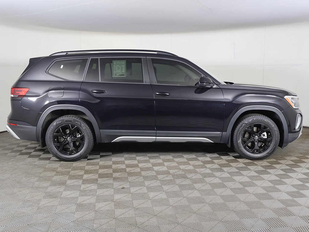 Used 2024 Volkswagen Atlas Peak Edition SEL AWD/4WD image 21