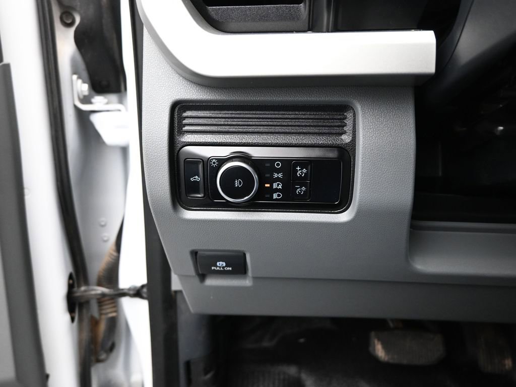 Used 2023 Ford F250 XLT w/ F-250 >10K GVWR Package image 13