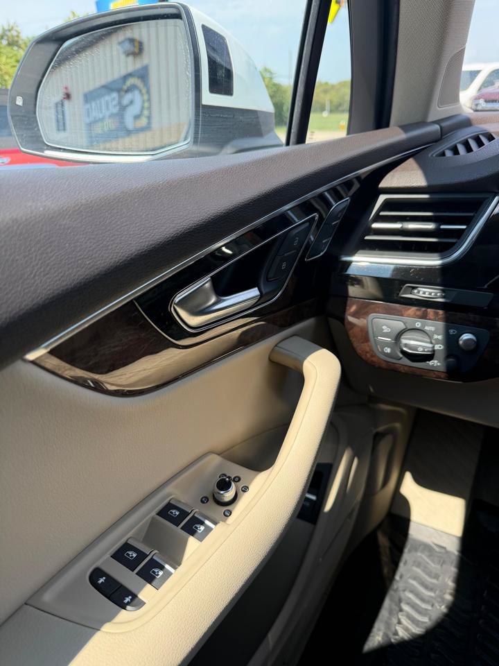 Used 2019 Audi Q7 3.0T Prestige w/ Prestige Package AWD/4WD image 22