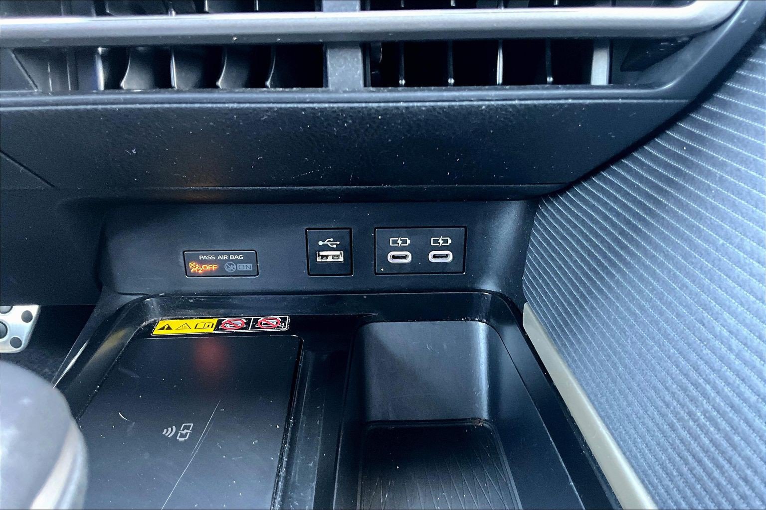 Used 2025 Toyota Camry SE FWD image 25
