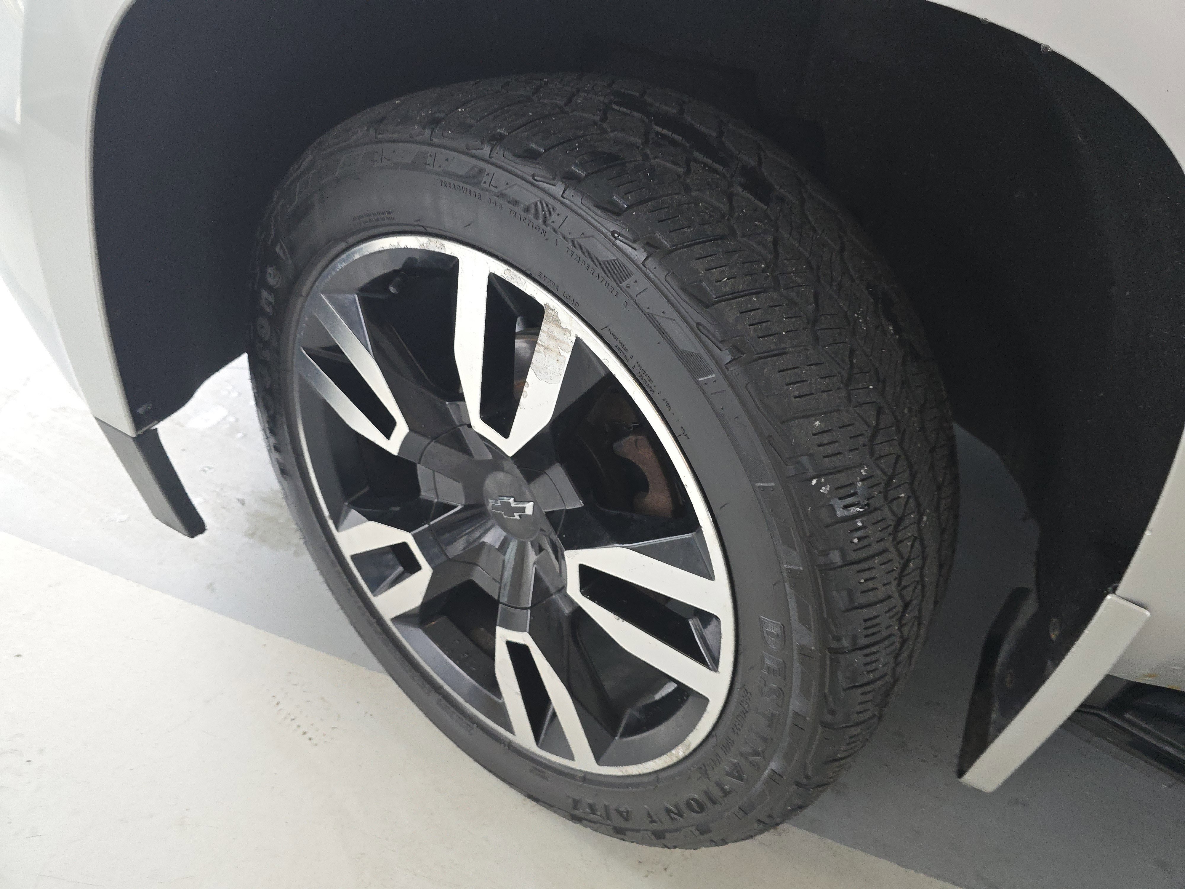 Used 2019 Chevrolet Suburban Premier image 10