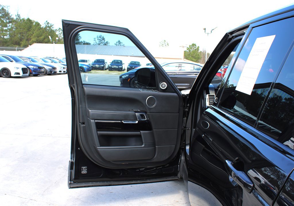 Used 2017 Land Rover Range Rover HSE image 39