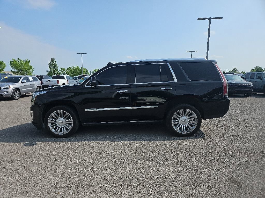 Used 2017 Cadillac Escalade Platinum AWD/4WD image 4
